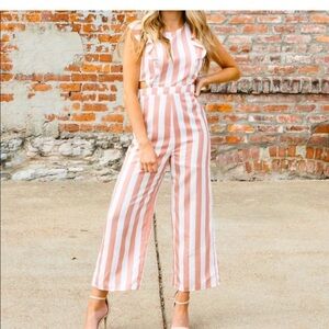 Kittenish jumpsuit sizeS ruffled tank top, tie and zipper at back, lined,striped